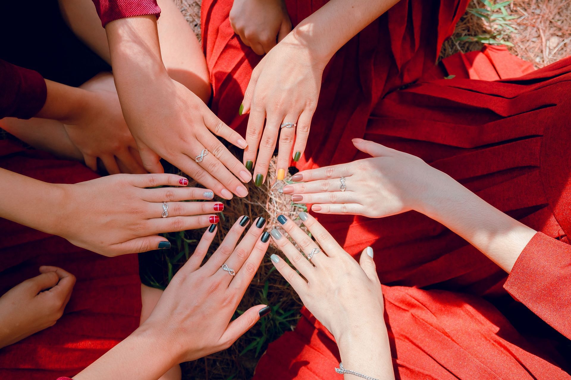 Benefits of calcium for nails (Image via Pexels)